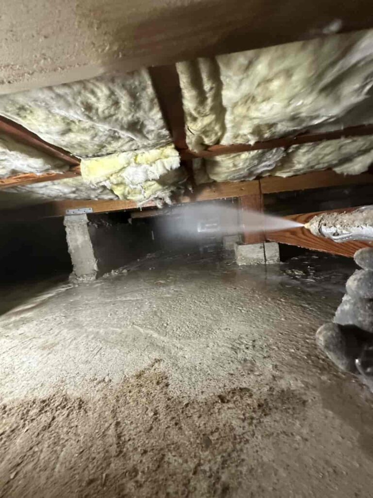 シロアリ予防消毒工事｜兵庫県宝塚市