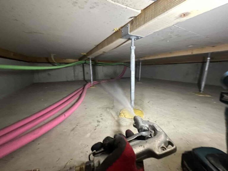 倉庫でシロアリ被害を確認｜大阪市北区で駆除工事と母屋の予防消毒を実施
