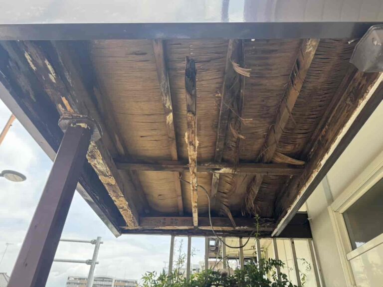 玄関ポーチ屋根の腐食を修理 埼玉県坂戸市