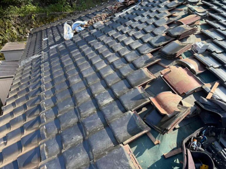 雨漏りした瓦屋根を部分修理 甲賀市